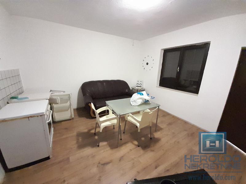 Sređena useljiva kuća, veće površine u blizini Akva parka 27