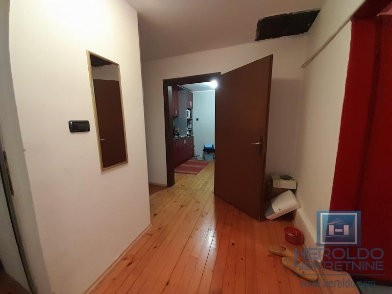 Sređena useljiva kuća, veće površine u blizini Akva parka 31