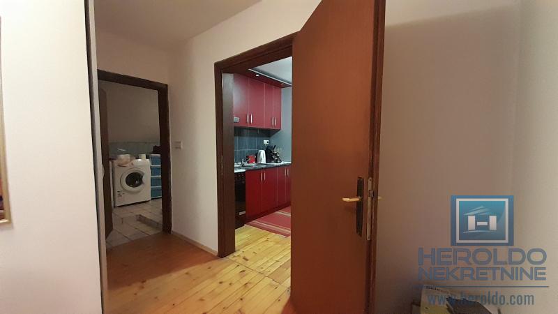 Sređena useljiva kuća, veće površine u blizini Akva parka 32