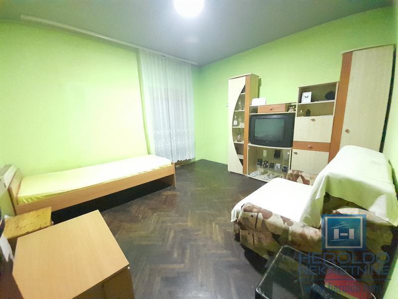 Sređena useljiva kuća, veće površine u blizini Akva parka 2