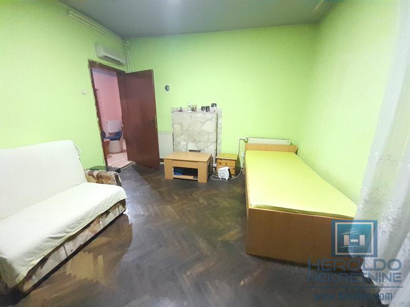 Sređena useljiva kuća, veće površine u blizini Akva parka 3