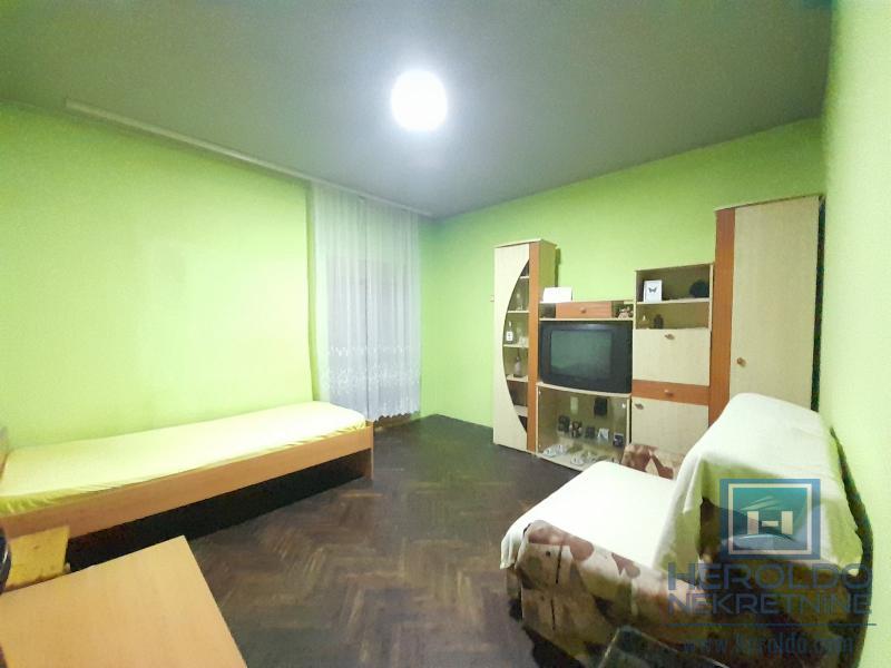 Sređena useljiva kuća, veće površine u blizini Akva parka 4