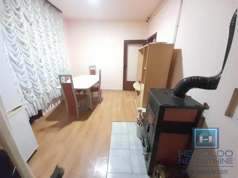 Sređena useljiva kuća, veće površine u blizini Akva parka 7