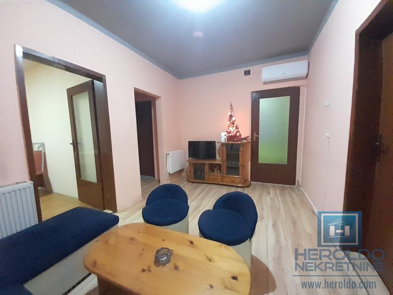 Sređena useljiva kuća, veće površine u blizini Akva parka 8