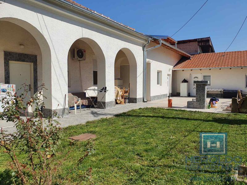 Stambena zgrada - 3 garsonjere 4