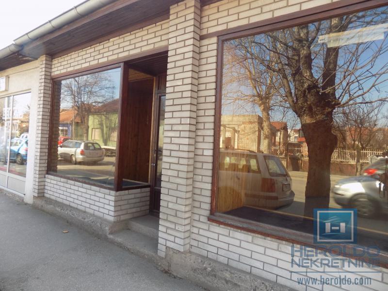 Stambeno poslovni objekat u Ćupriji 1