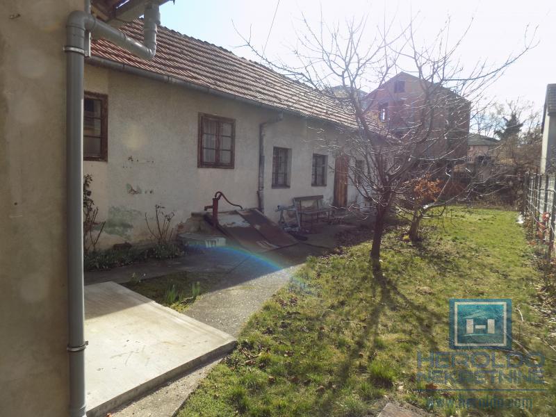 Stambeno poslovni objekat u Ćupriji 6