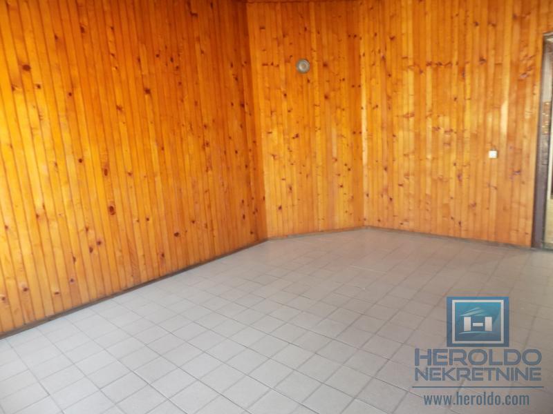 Stambeno poslovni objekat u Ćupriji 7