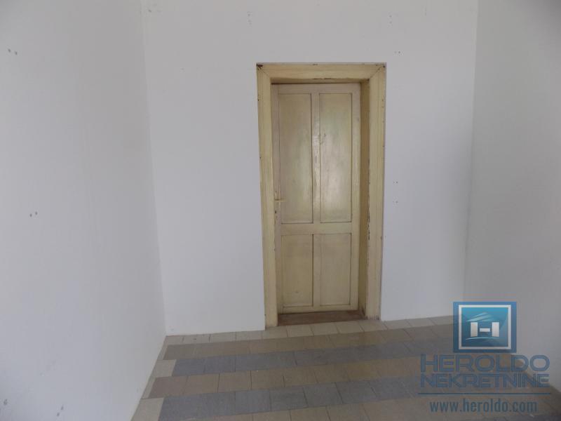 Stambeno poslovni objekat u Ćupriji 9