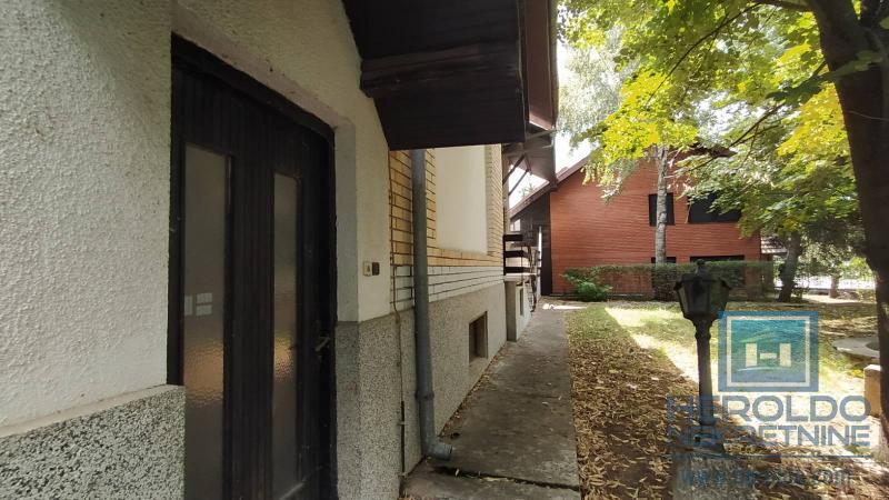 Stambeno poslovni prostor 14