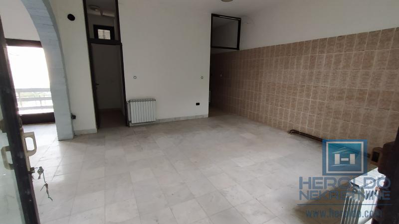 Stambeno poslovni prostor 17