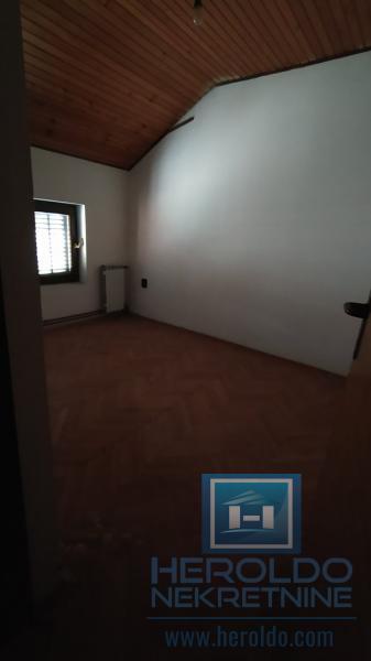 Stambeno poslovni prostor 19