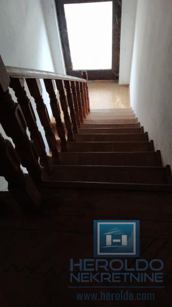 Stambeno poslovni prostor 23