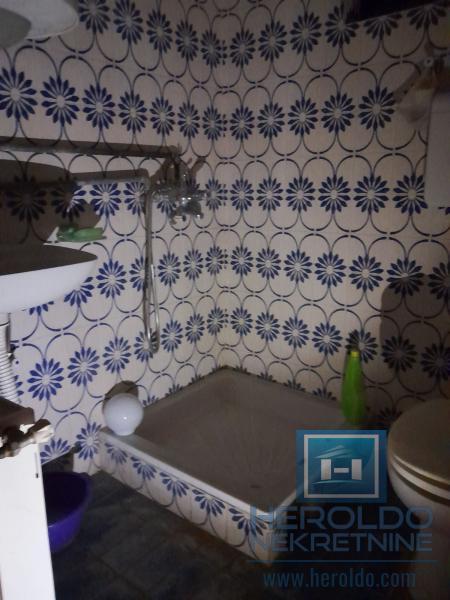 Stambeno poslovni prostor 6