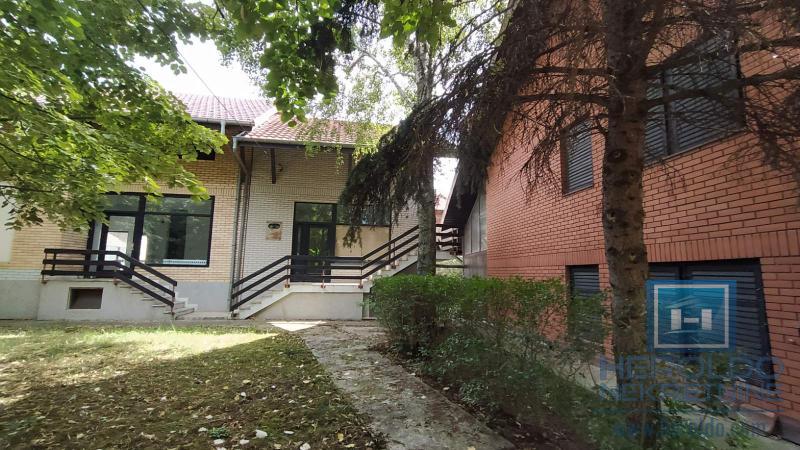 Stambeno poslovni prostor 7