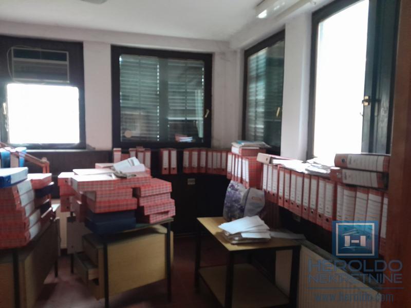 Stambeno poslovni prostor 8