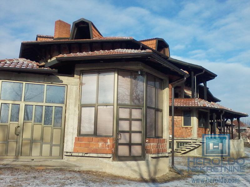 STAMBENO-POSLOVNI PROSTOR U NIŠU 3