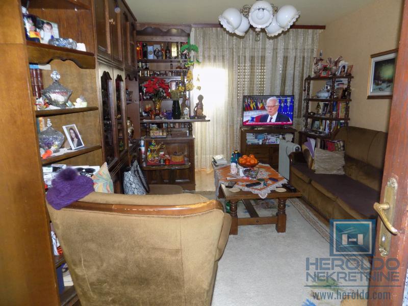 Stan u strogom centru pogodan i za poslovni prostor 16