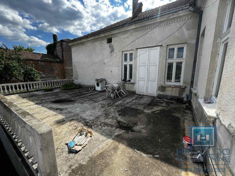 Stara aristokratska kuća 30