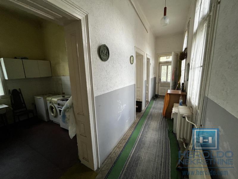 Stara aristokratska kuća 10