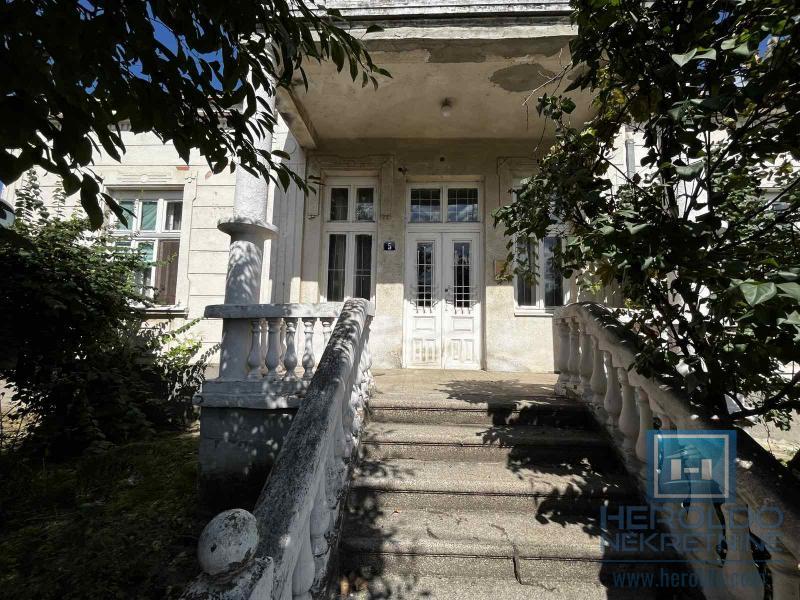 Stara aristokratska kuća 3