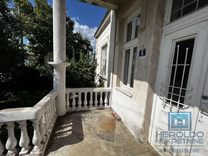 Stara aristokratska kuća 6