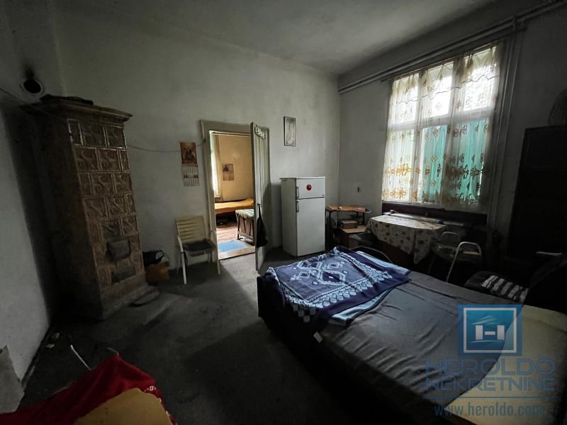 Stara aristokratska kuća 12