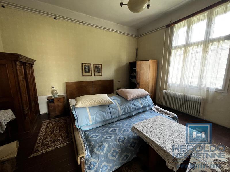 Stara aristokratska kuća 13