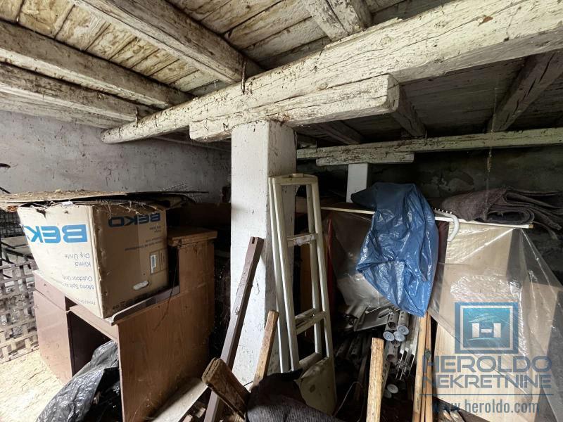 Stara aristokratska kuća 24