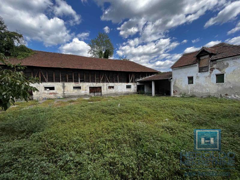 Stara aristokratska kuća 27