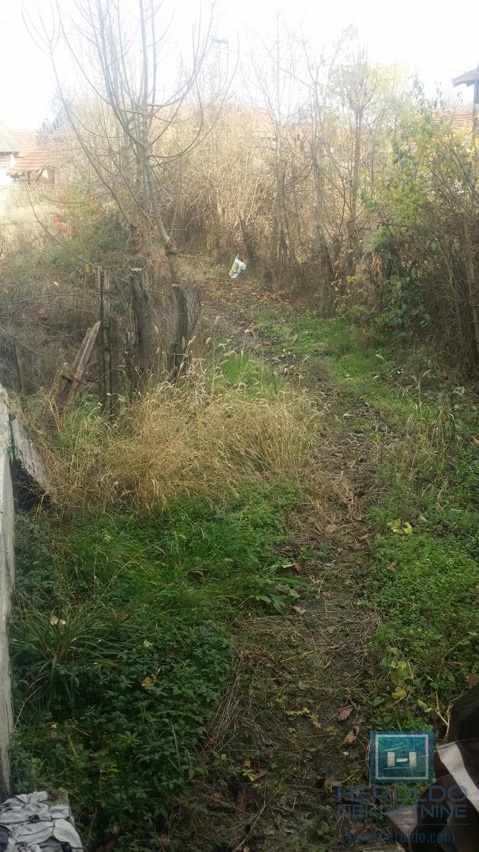 Starija kuća u centru sela Vojska 2