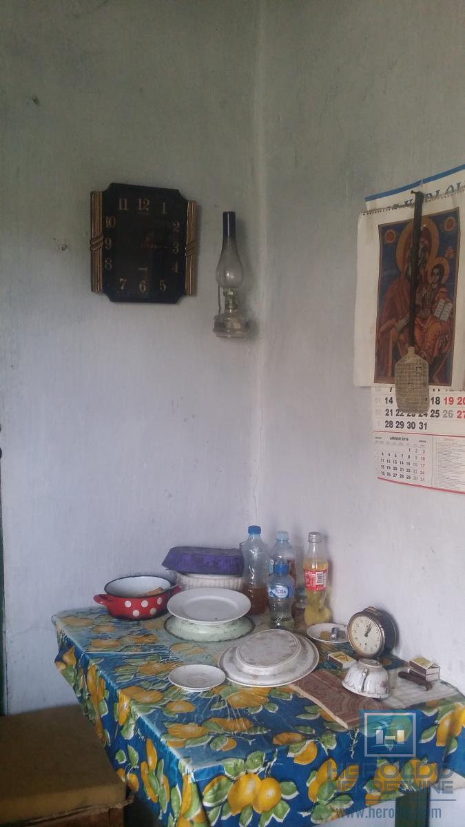 Starija kuća u centru sela Vojska 9