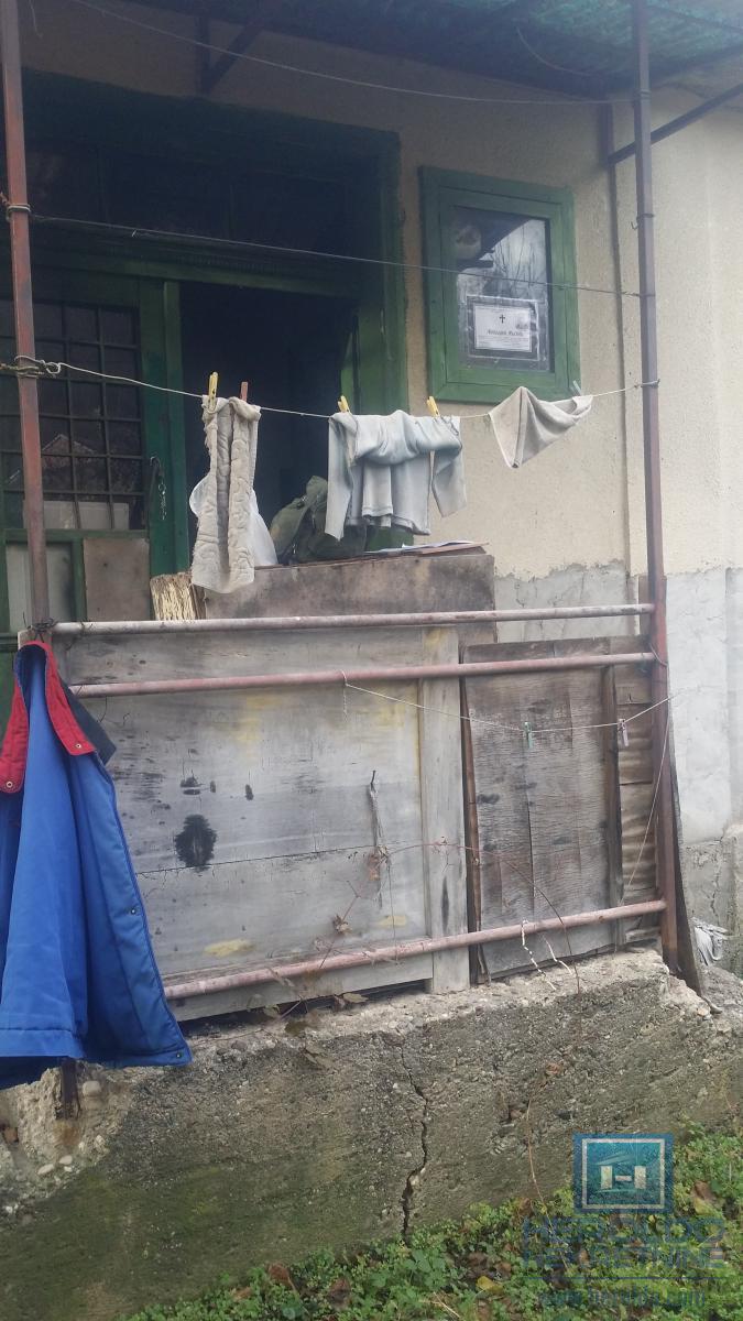 Starija kuća u centru sela Vojska 37