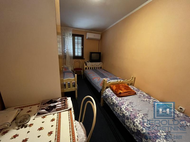 Troiposoban stan u kući, Kajsijar 2