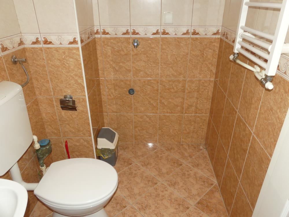 Trosoban stan na prodaju 9