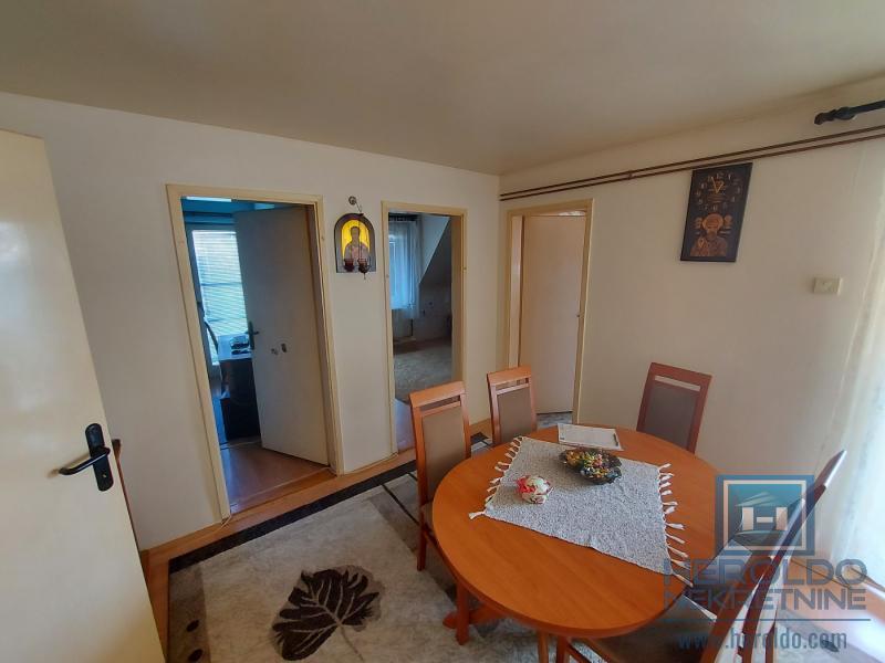 Trosoban stan na Sarinoj Međi, Jagodina 2