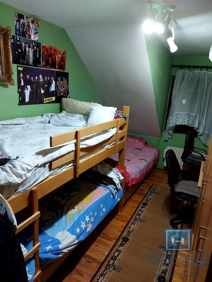 Trosoban stan od 77m2 na pijaci 7