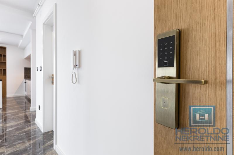 Unique luxury penthouse, Jagodina 3