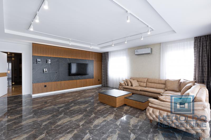 Unique luxury penthouse, Jagodina 6