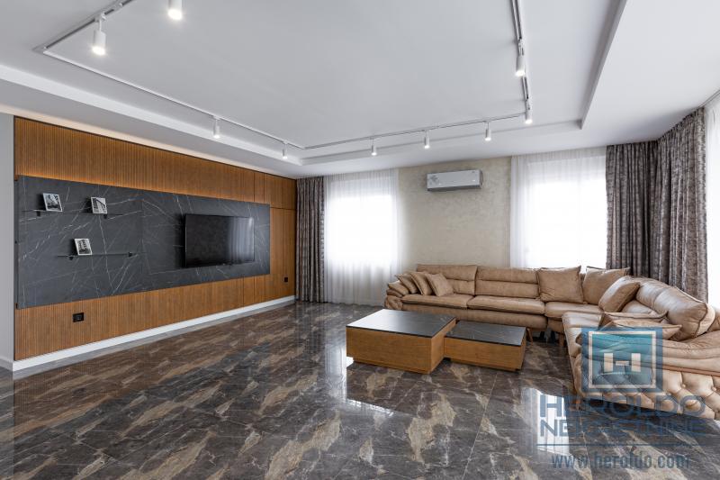 Unique luxury penthouse, Jagodina 9