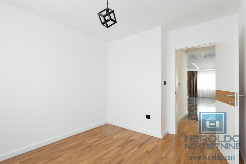 Unique luxury penthouse, Jagodina 22