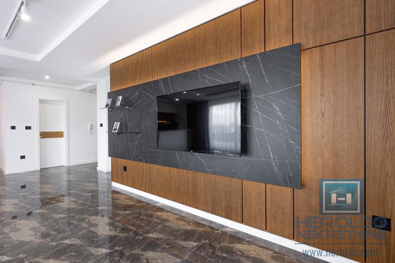 Unique luxury penthouse, Jagodina 12