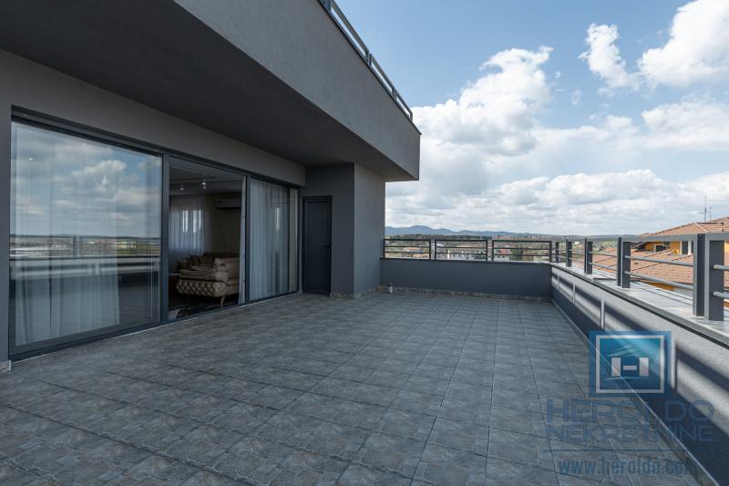 Unique luxury penthouse, Jagodina 13