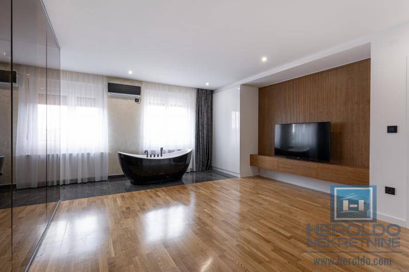 Unique luxury penthouse, Jagodina 17