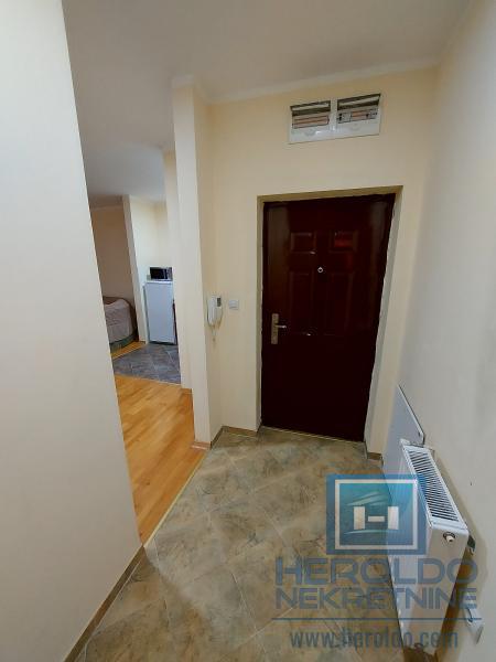 Useljiv dvosoban stan, Vašarište 10