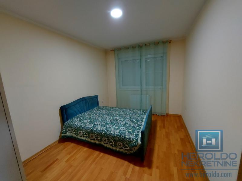 Useljiv dvosoban stan, Vašarište 6