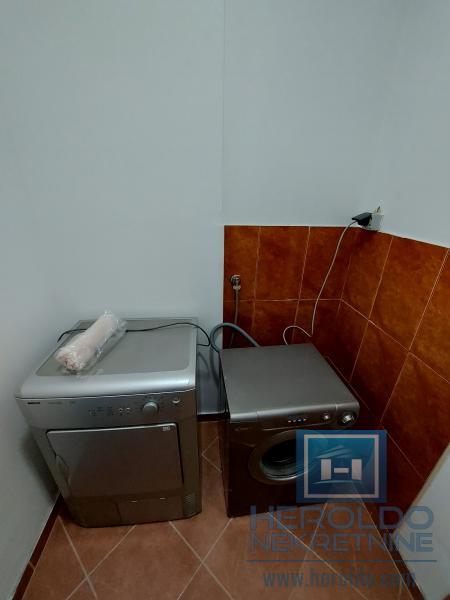 Useljiv dvosoban stan, Vašarište 8