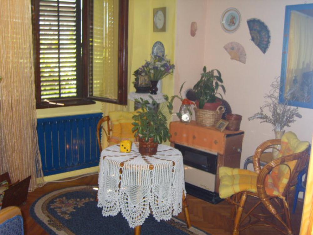 Useljiva kuća sa podrumom 2