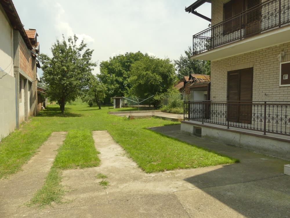 Useljiva seoska kuća u okolini Jagodine 1