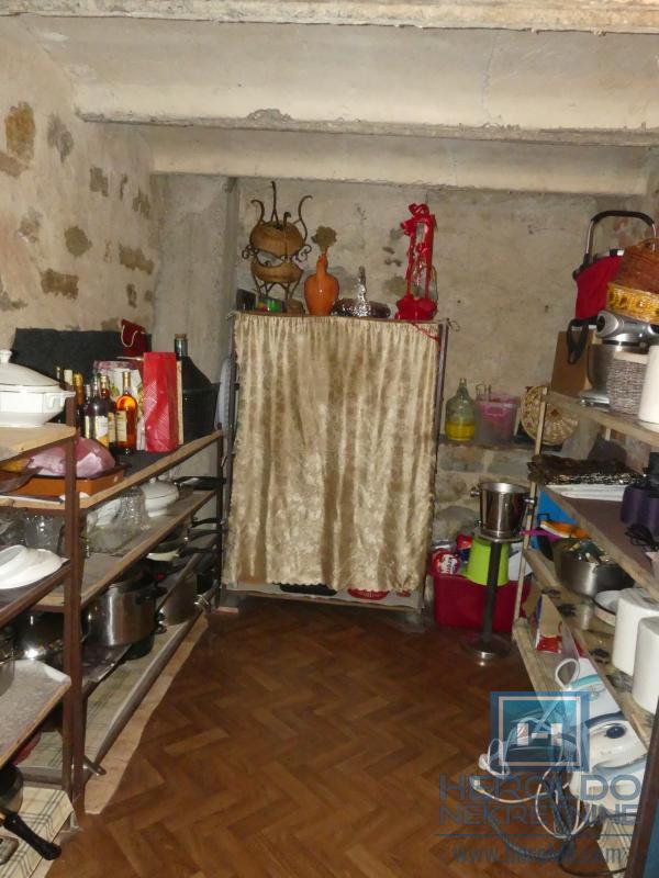 velika, prelepa kuća za višečlanu porodicu 38